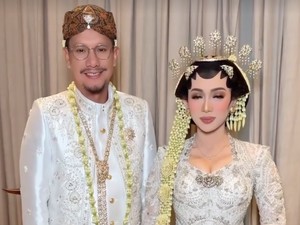 Perjalanan Cinta Angga Puradiredja & Dewi Andarini dari Panggung ke Pelaminan