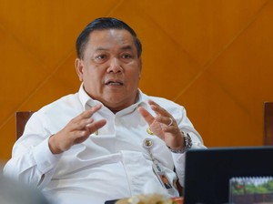 Pj Gubernur Riau Ungkap Biang Kerok Jalan di Pekanbaru Rusak-Dijual Warga