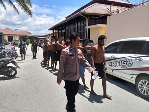 Pesta Ulang Tahun di Jayapura Ricuh, 6 Polisi Terluka-31 Orang Diamankan