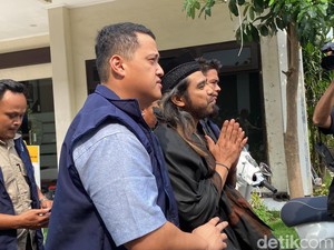 Jadi Tersangka, Gus Samsudin Ditahan di Rutan Polda Jatim