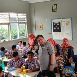 Kantor Airlangga Klarifikasi Makan Siang Gratis Pakai Dana BOS