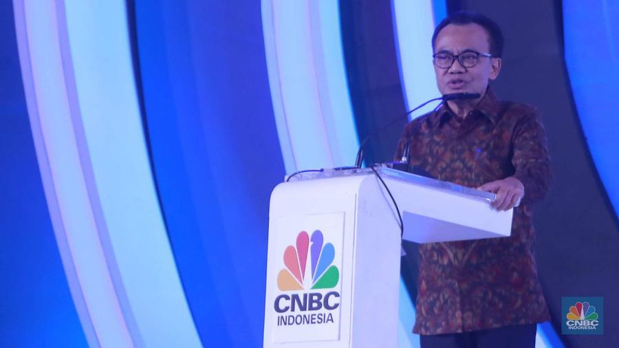 Wakil Menteri Perdagangan Indonesia, Jerry Sambuaga memberikan pemaparan dalam acara CNBC Indonesia Economic Outlook 2024 di Jakarta, Kamis (29/2/2024). (CNBC Indonesia/Muhammad Sabki)