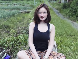 Fanny Soegi Bawa Aura Positif Lewat Klip Dharma