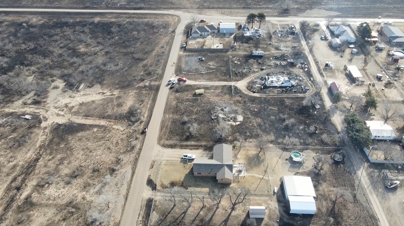 Foto udara memperlihatkan rumah-rumah yang hancur akibat kebarkaran hutan di Texas, Amerika Serikat, Kamis (29/2/2024). (Tucker Stroud/via REUTERS) Foto udara memperlihatkan rumah-rumah yang hancur akibat kebarkaran hutan di Texas, Amerika Serikat, Kamis (29/2/2024). (Tucker Stroud/via REUTERS)