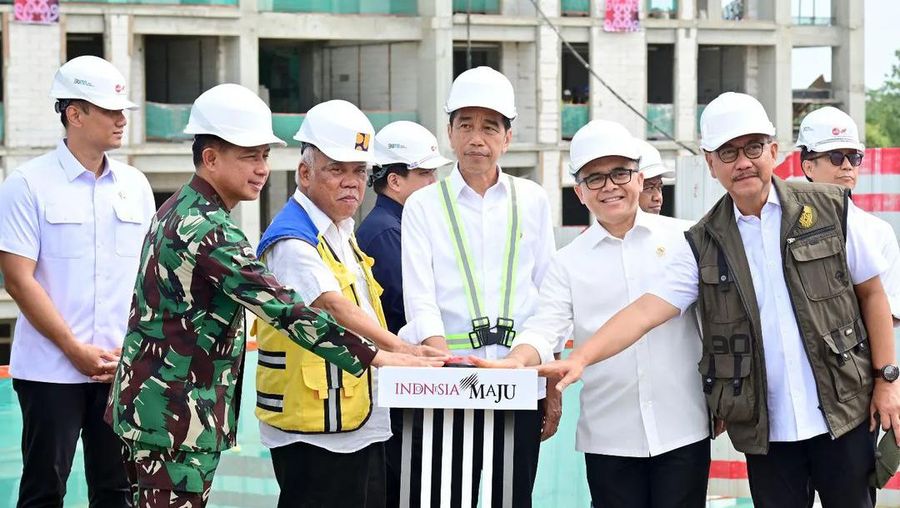 Jokowi saat berkunjung ke Ibu Kota Nusantara (IKN) di Provinsi Kalimantan Timur, Jumat, 1 Maret 2024. (Tangkapan layar Instagram @jokowi)