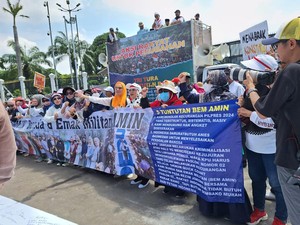 Massa Mulai Demo di Depan DPR, BEM AMIN Ikut Orasi