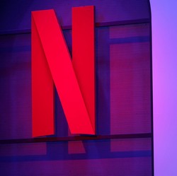 Netflix Makin Mirip Stasiun TV, Nonton Streaming Kini Berubah