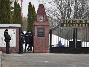 Berisiko Ditangkap, Warga Rusia Nekat Hadiri Pemakaman Alexei Navalny