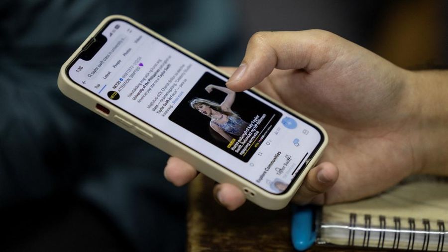 University of the Philippines yang merupakan kampus terkemuka di negara tersebut meluncurkan studi khusus yang mempelajari tentang penyanyi Taylor Swift. (REUTERS/Eloisa Lopez)