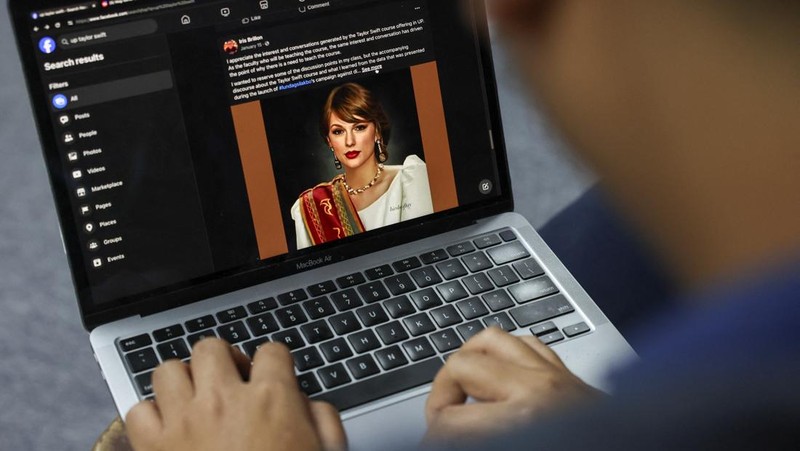 University of the Philippines yang merupakan kampus terkemuka di negara tersebut meluncurkan studi khusus yang mempelajari tentang penyanyi Taylor Swift. (REUTERS/Eloisa Lopez)