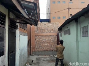 Klaim Global Prima Tembok Gang Demi Lindungi Siswa, Urus Izin ke Pemkot