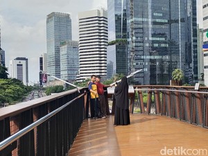 Plus Minus JPO Tanpa Atap di Mata Pakar Tata Kota