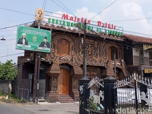 Warga Blitar Lega Gus Samsudin Tersangka dan Ditahan di Sel Polda Jatim