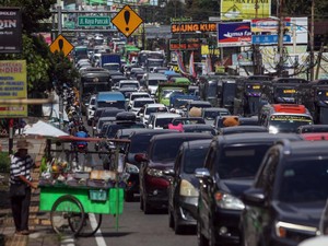 Jalur ke Puncak Bogor Macet, One Way Diterapkan Pagi Ini