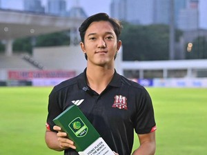 Pemain Muda Raka Cahyana Raih Penghargaan Best Young Player Liga 2 2023/2024