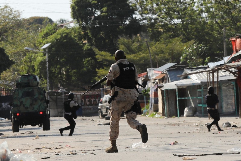 Suasana bentrokan pecah di Haiti, geng kriminal tuntut Perdana Menteri Ariel Henry mundur. (REUTERS/Ralph Tedy Erol) Suasana bentrokan pecah di Haiti, geng kriminal tuntut Perdana Menteri Ariel Henry mundur. (REUTERS/Ralph Tedy Erol)