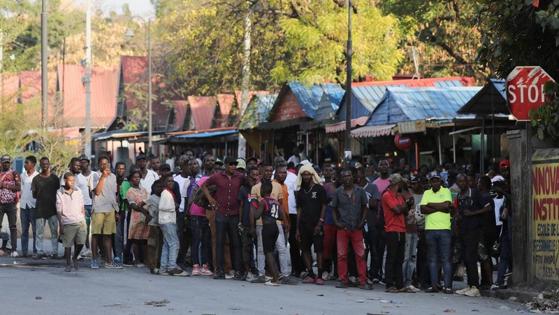 Suasana bentrokan pecah di Haiti, geng kriminal tuntut Perdana Menteri Ariel Henry mundur. (REUTERS/Ralph Tedy Erol)