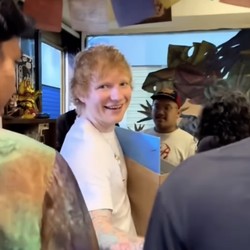 Mengenal Visa Spesial yang Dipakai Ed Sheeran Konser di Indonesia