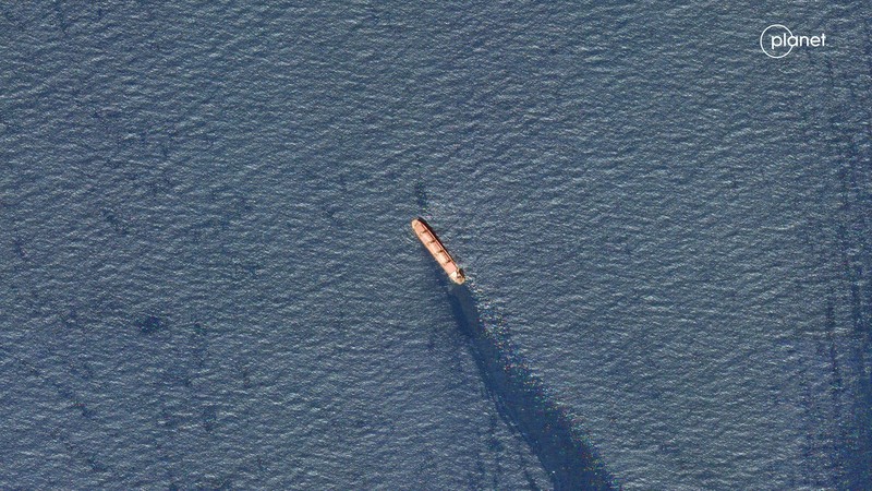 Foto satelit memperlihatkan kapal kargo MV Rubymar yang mengalami kebocoran usai diserang Houthi di Laut Merah, 19 Februari 2024. (Maxar Technologies/Handout via REUTERS) Foto satelit memperlihatkan kapal kargo MV Rubymar yang mengalami kebocoran usai diserang Houthi di Laut Merah, 19 Februari 2024. (Maxar Technologies/Handout via REUTERS)
