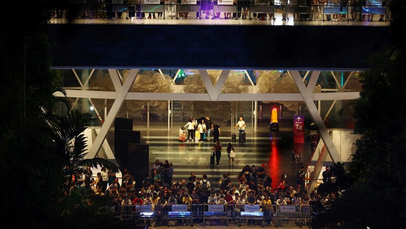 Konser The Eras Tour dari Taylor Swift resmi digelar di Singapura pada 2 Maret 2024. Konser itu akan berlangsung selama enam hari hingga 9 Maret 2024. (REUTERS/Caroline Chia)