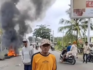 Massa Ancam Blokade Jalan, Minta Pleno KPU Muratara Disahkan