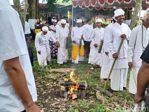 Khidmatnya Umat Hindu Gelar Melasti di Klaten, Ada Tradisi Lepas Unggas