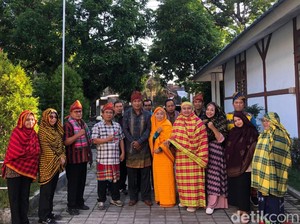 Pegawai Pemkot Bima Wajib Kenakan Pakaian Adat Bima Sambolo-Rimpu Tiap Kamis