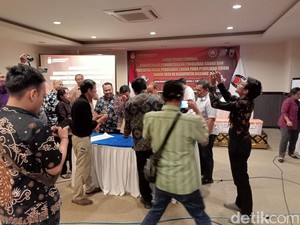 Saksi Ganjar-Mahfud Tolak Hasil Pleno KPU Badung gegara Bansos Presiden