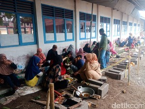 Keseruan Sambut Ramadan Ala Warga Sumedang Lewat Gembrong Liwet