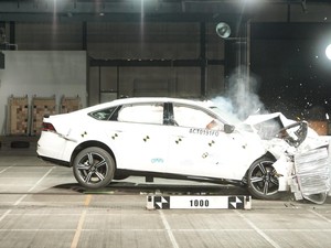 Detik-detik Honda Accord Hybrid Dites Tabrak, Begini Hasilnya