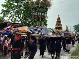 Sambut Nyepi, Umat Hindu Gelar Upacara Melasti di Umbul Geneng Klaten