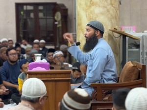 Terima Kasih Riza Basalamah untuk Banser atas Kelancaran Dakwah di Surabaya