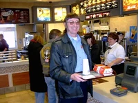 Bukan Pengawet, Eksperimen Ungkap Alasan Burger McD Lebih Tahan Lama