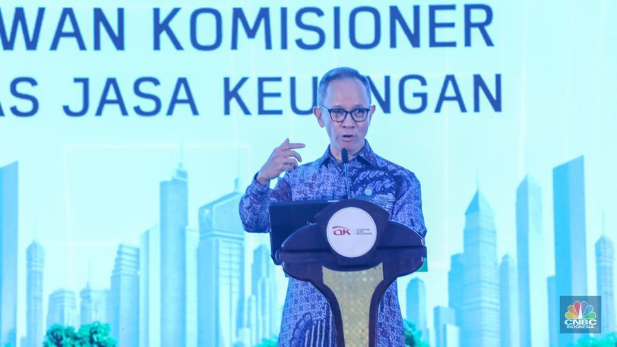 Otoritas Jasa Keuangan (OJK) meluncurkan panduan climate risk management & scenario analysis (CRMS) untuk sektor perbankan 'Indonesia Banking Road to Net Zero Emission' di Jakarta, Senin (4/3/2024). (CNBC Indonesia/Faisal Rahman)