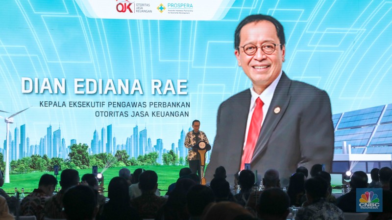 Otoritas Jasa Keuangan (OJK) meluncurkan panduan climate risk management & scenario analysis (CRMS) untuk sektor perbankan 'Indonesia Banking Road to Net Zero Emission' di Jakarta, Senin (4/3/2024). (CNBC Indonesia/Faisal Rahman)