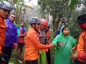 Pendaki Wanita yang Tersesat di Gunung Batukaru Ditemukan Selamat
