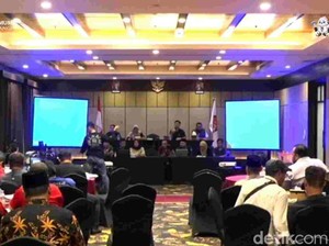 Dihujani Interupsi, Rapat Pleno Rekapitulasi Suara KPU Banyuwangi Molor