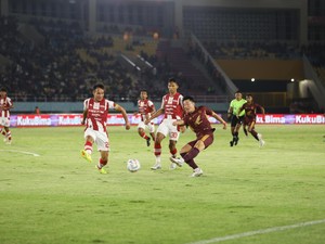 Hasil Liga 1: Sengit! PSM Makassar Kalah 0-1 Lawan 10 Pemain Persis Solo