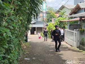 Gegana Geledah Rumah Dukun Santet di Tangsel, Amankan Sejumlah Peluru
