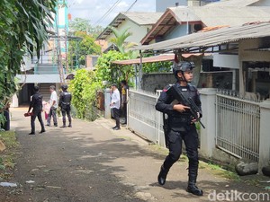 Ketua RW Bingung dari Mana Dukun Santet Dapat Foto Warga Ditusuk-tusuk