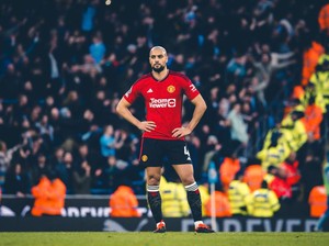 Kecil Peluang Amrabat Bertahan di MU Musim Depan