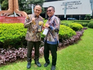 Kebumen Dapat Piala Adipura, Pemkab Berencana Batasi Kantong Plastik