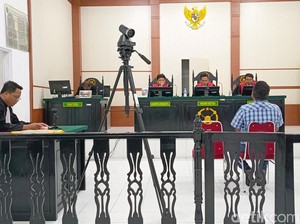 Caleg PDIP Soppeng Bawa Istri Saat Kampanye Dituntut 8 Bulan Bui