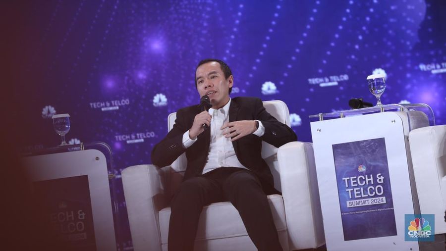 Menteri Komunikasi & Informatika RI Budi Arie Setiadi menjadi pembicara kunci di acara Tech & Telco Summit 2024 di Auditorium Menara Bank Mega, Jakarta, Selasa 5/3. (CNBC Indonesia/Tri Susilo)
