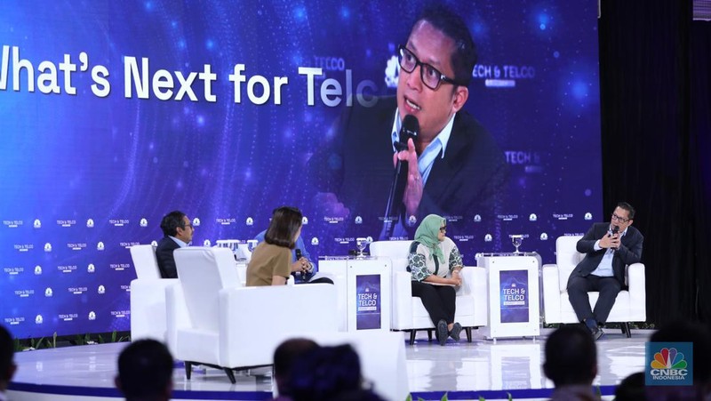 Menteri Komunikasi & Informatika RI Budi Arie Setiadi menjadi pembicara kunci di acara Tech & Telco Summit 2024 di Auditorium Menara Bank Mega, Jakarta, Selasa 5/3. (CNBC Indonesia/Tri Susilo)