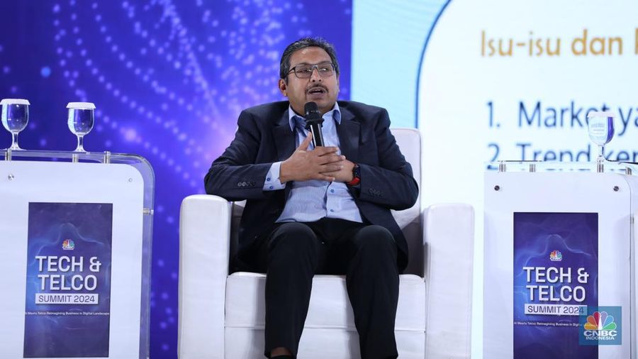 Dirjen Sumber Daya dan Perangkat Pos dan Informatika KOMINFO, Ismail MT memberi pemaparan di acara Tech & Telco Summit 2024 di Auditorium Menara Bank Mega, Jakarta, Selasa 5/3. (²©²ÊÍøÕ¾/Tri Susilo)