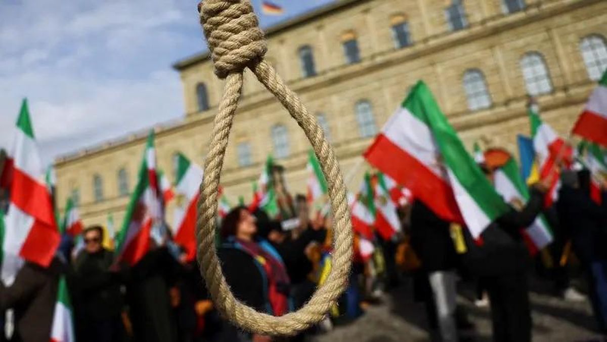 Iran Hukum Gantung 2 Demonstran Antipemerintah — NadiKabar.com