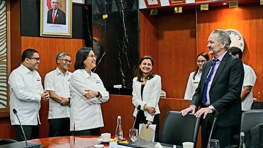 Menteri Keuangan, Sri Mulyani Indrawati (SMI) menerima kunjungan VP Moody’s Sovereign Risk Group Anushka Shah dan VP Senior Credit Officer Martin Petch. (Instagram @smindrawati)