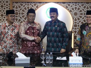Menko Polhukam Sowan ke MUI, Apresiasi Para Kyai Jaga Kondisi Pascapemilu