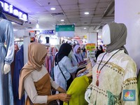 Konsumen Serbu Tanah Abang Jelang Lebaran: Warga RI Hingga Suriname